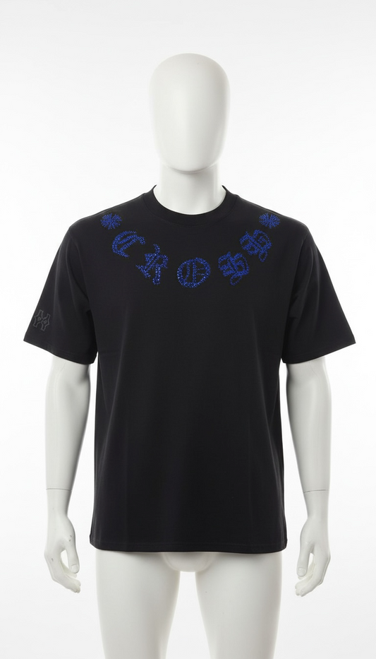T-Shirt Negra Premium con Diseño Gótico en Cristales Azules