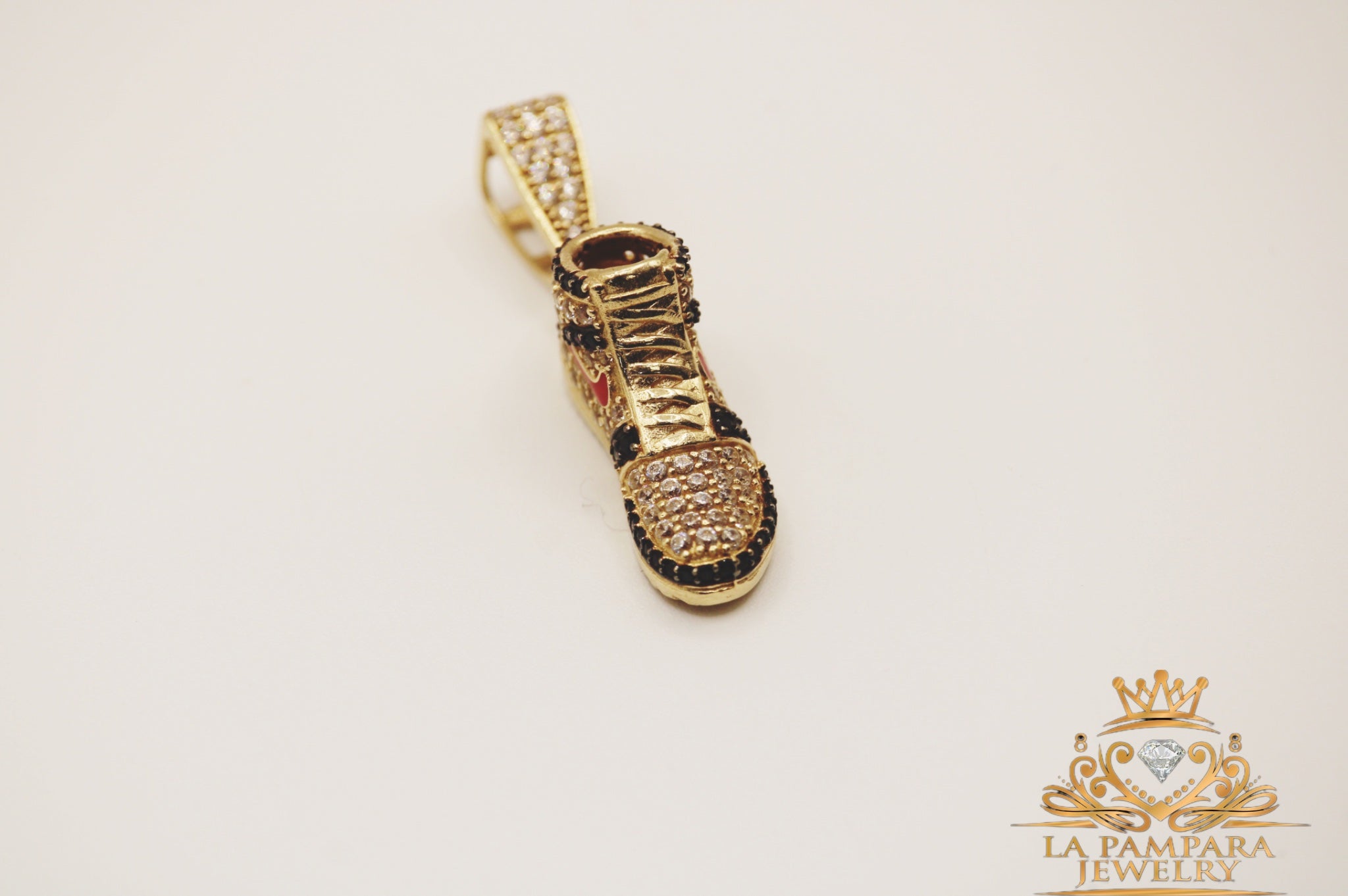Fancy shoes pendant 14k