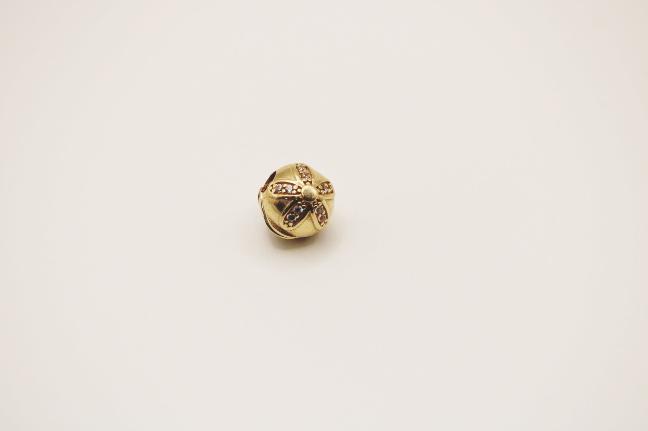 Flawer side charm 14k