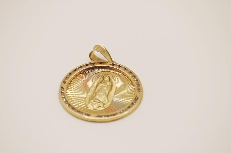 Virgen maria round pendant 14k