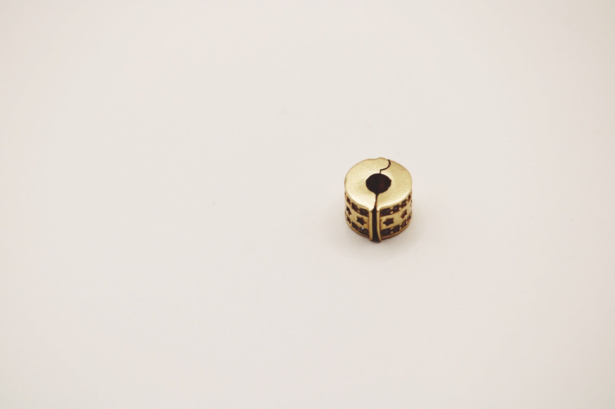 Star on sides Charm 14k