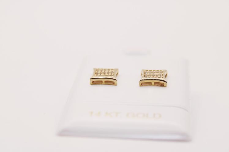 Medium star Earring 14k