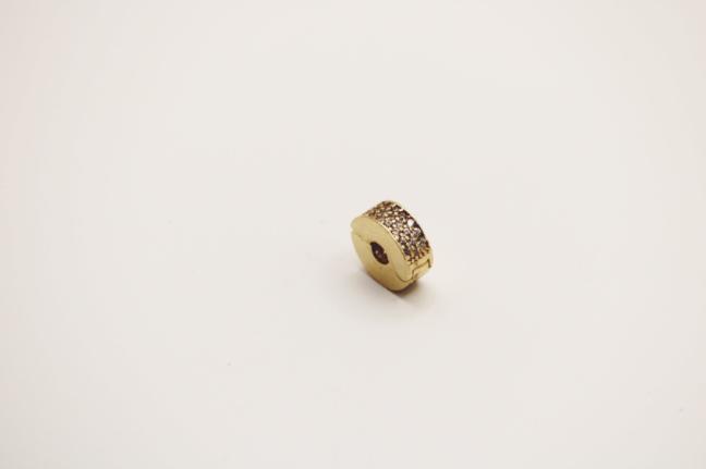 Circle charm 14k