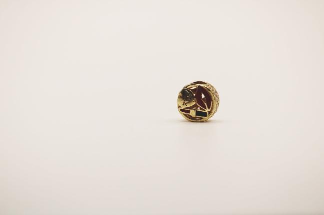 Kiss lips tic Bracelet charm 14k