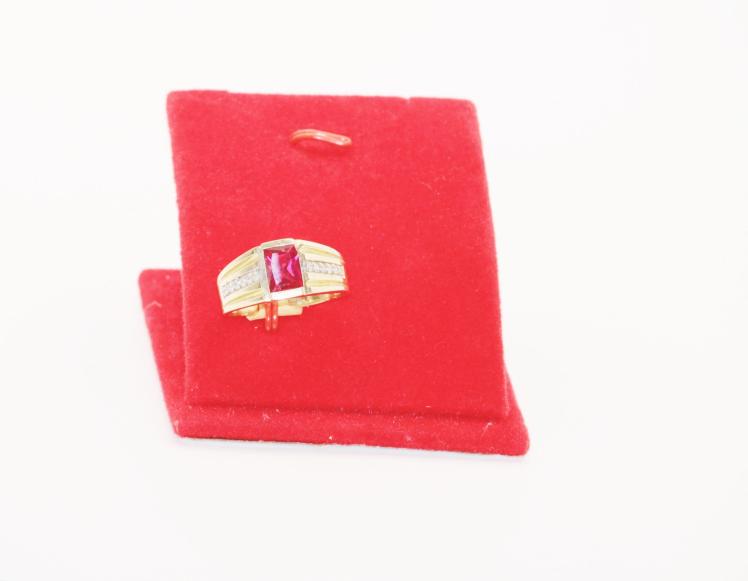 Red CZ stone Ring 14k