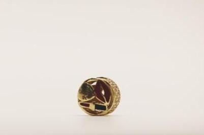 Kiss lips tic Bracelet charm 14k