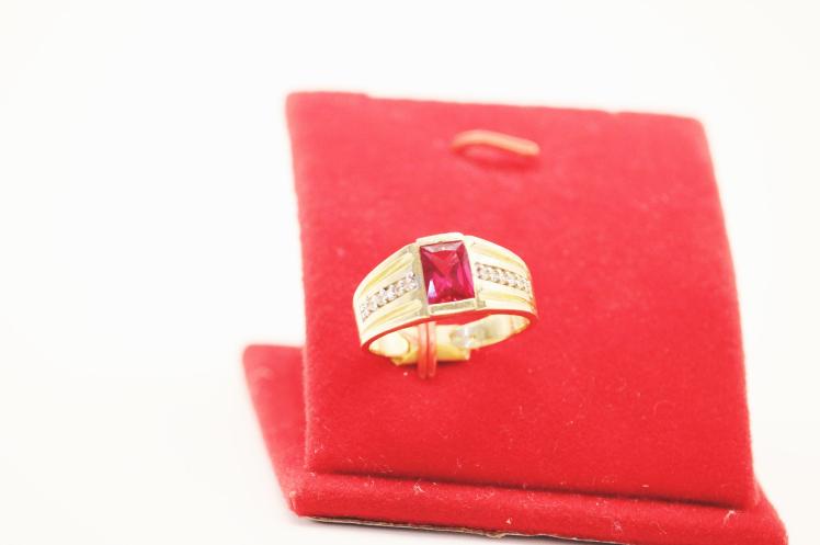 Red CZ stone Ring 14k