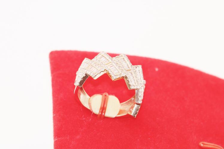 Fancy men ring baguette 14k