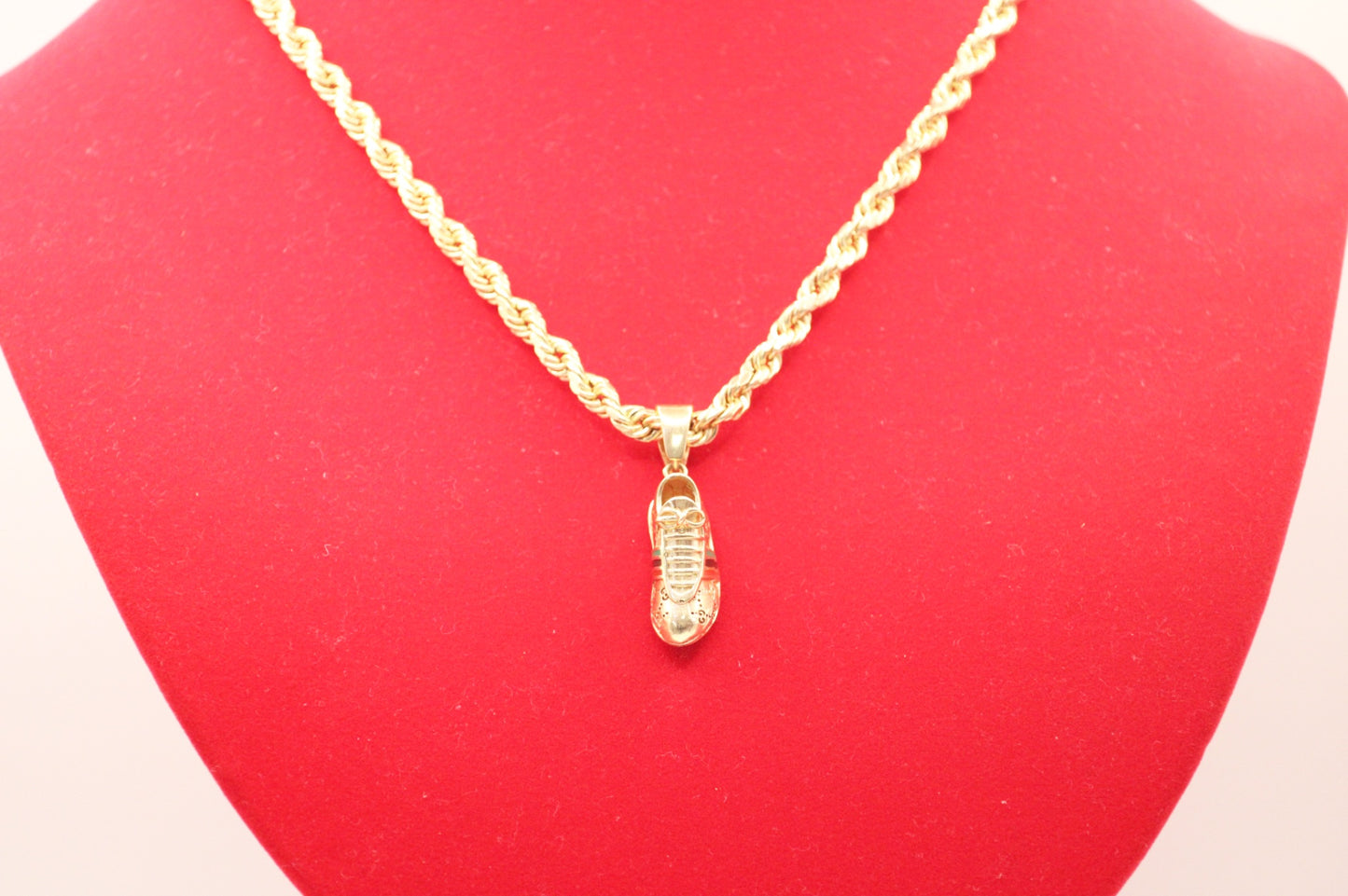 Rope chain shoes pendant 14k gold