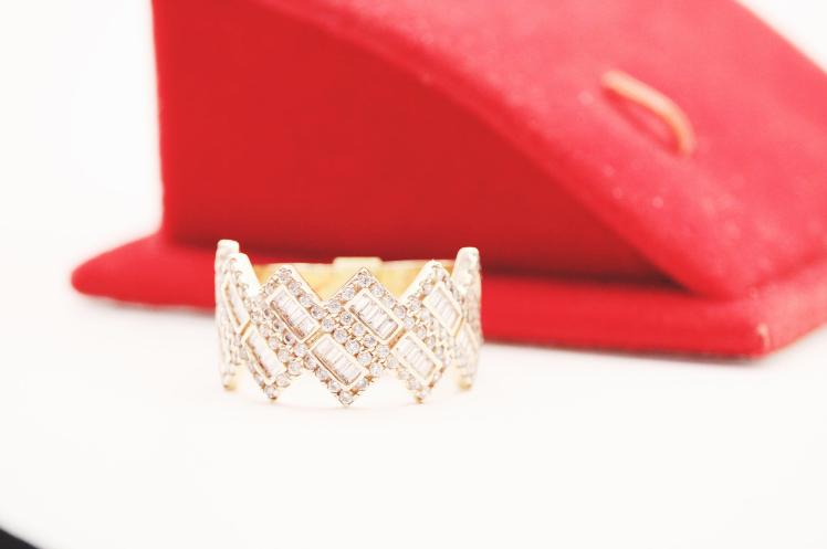 Fancy men ring baguette 14k