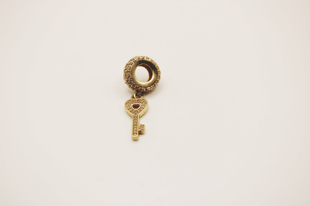 Keys charm 14k