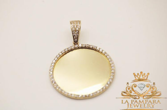 Photo pendant medium